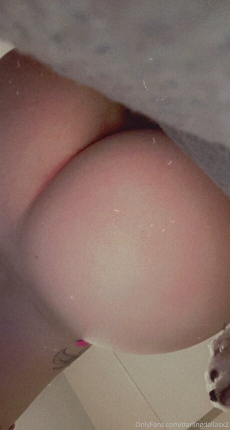 Exclusive Ellieemaee