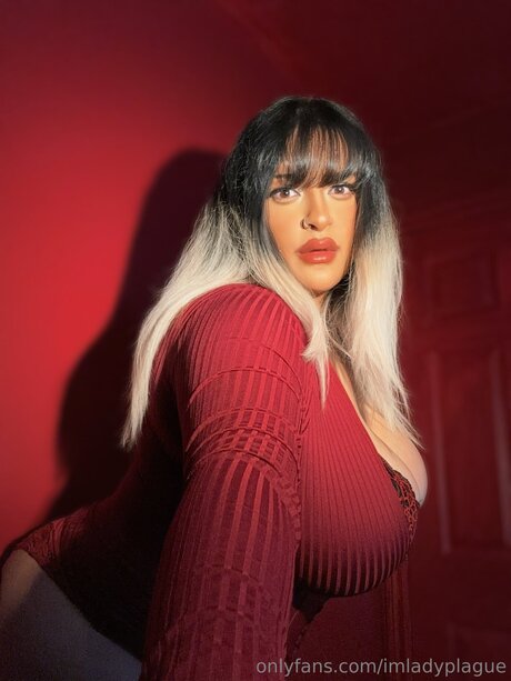 Naakte gelekte OnlyFans-foto van Imladyplague