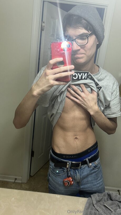Naakte gelekte OnlyFans-foto van Bi Kingy