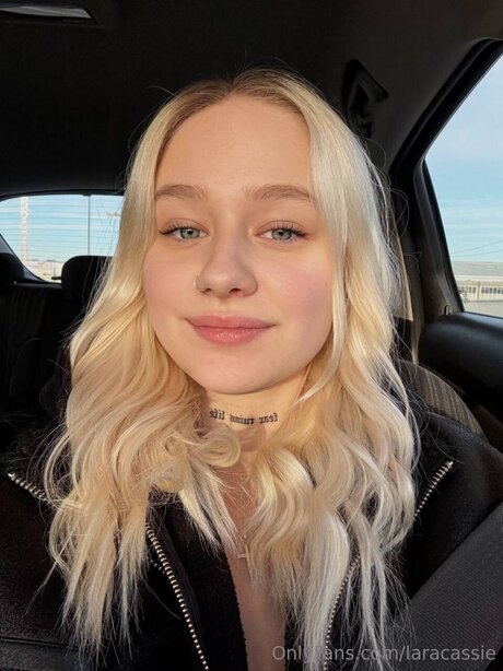 Naakte gelekte OnlyFans-foto van Laracassie