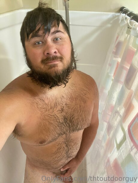 Naakte gelekte OnlyFans-foto van Thtoutdoorguy