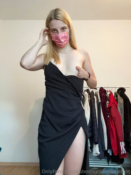 Naakte gelekte OnlyFans-foto van Cutestnursingassistant