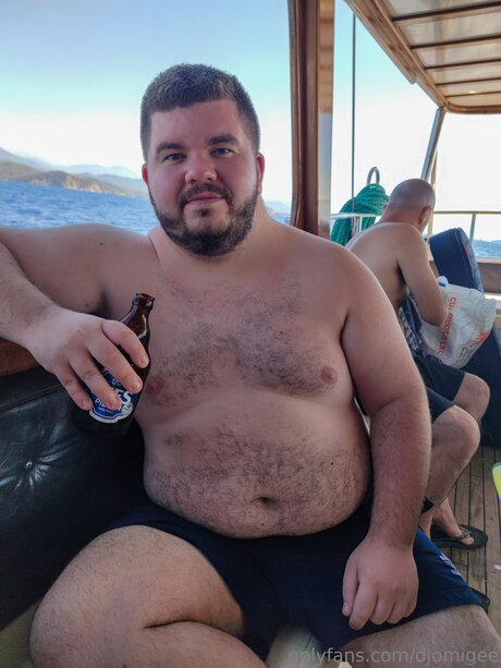 Naakte gelekte OnlyFans-foto van Djomigee