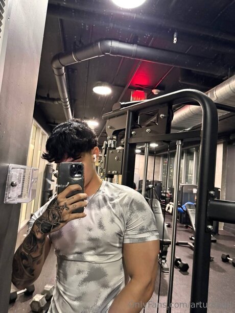 Naakte gelekte OnlyFans-foto van Diegobgil