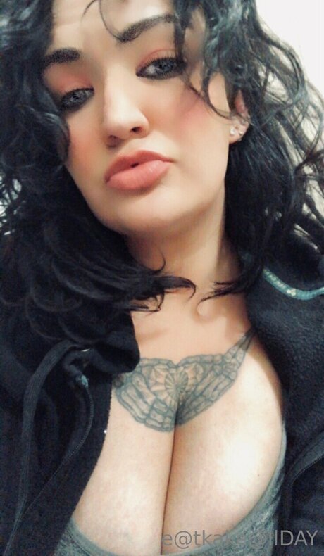 Naakte gelekte OnlyFans-foto van Eatkake