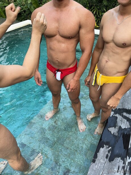 Naakte gelekte OnlyFans-foto van Biboyzstudio