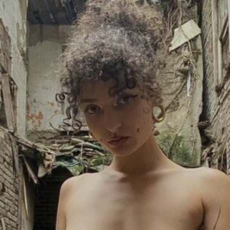 Naakte gelekte OnlyFans-foto van Lovepotion