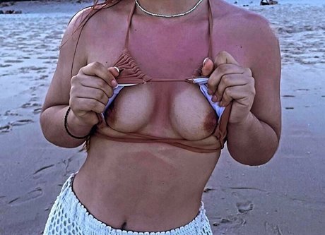 Naakte gelekte OnlyFans-foto van Ayeshasamaha