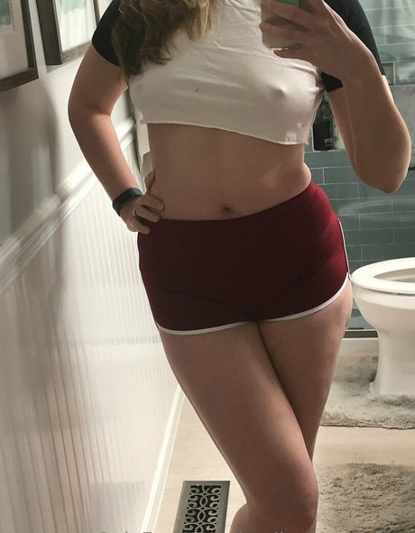 Naakte gelekte OnlyFans-foto van Emilysequoiafree