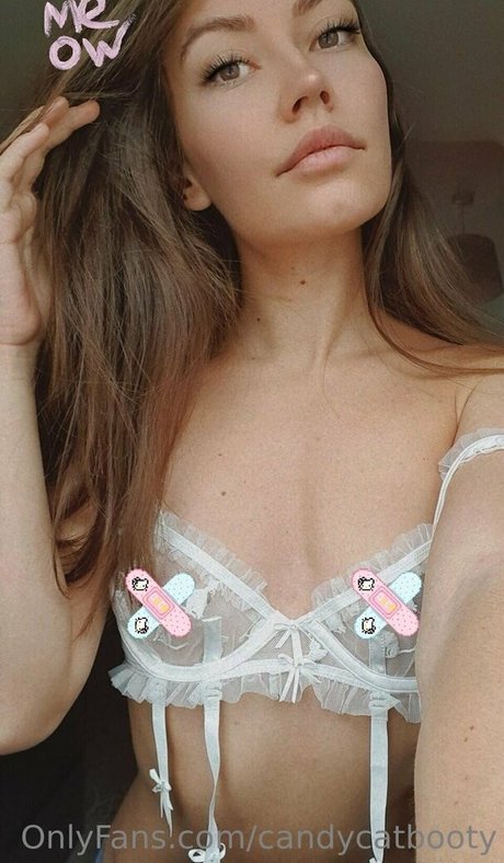 Naakte gelekte OnlyFans-foto van Candycatcris