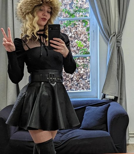 Naakte gelekte OnlyFans-foto van Aurora Indica