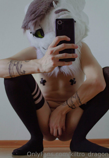 Naakte gelekte OnlyFans-foto van Kiltrodragon