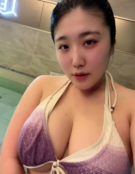 Naakte gelekte OnlyFans-foto van Ravirinlive