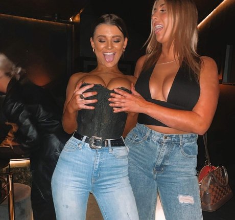 Naakte gelekte OnlyFans-foto van Kayla Butler