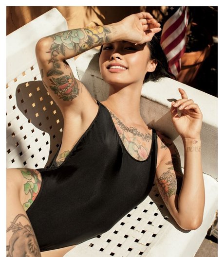 Naakte gelekte OnlyFans-foto van Levy Tran
