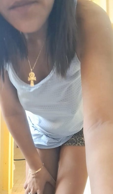Naakte gelekte OnlyFans-foto van Kiko Arps