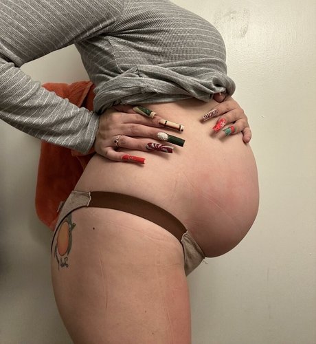 Naakte gelekte OnlyFans-foto van Anna Savage