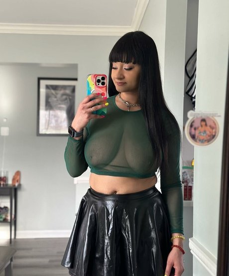 Naakte gelekte OnlyFans-foto van Delilahmoonx