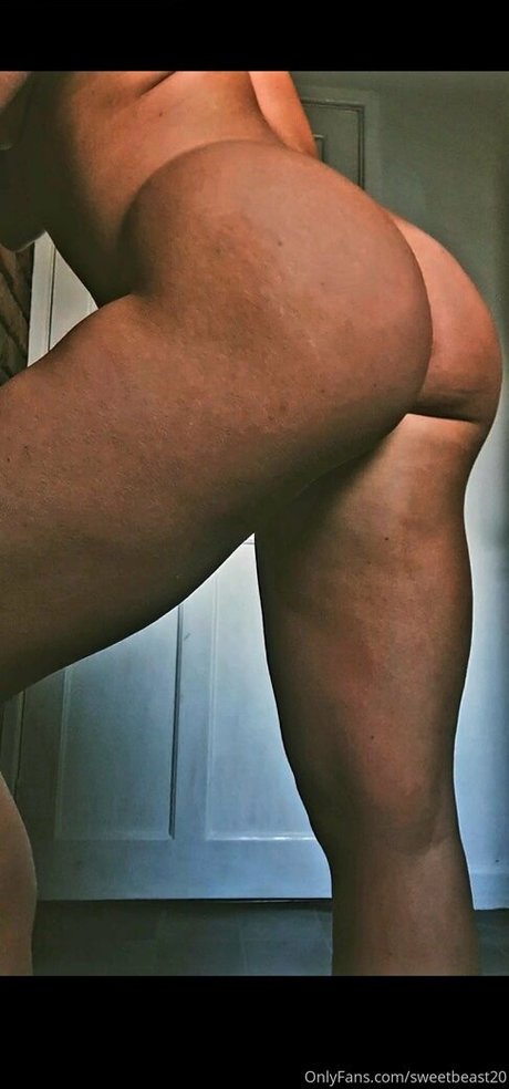 Naakte gelekte OnlyFans-foto van Sweetbeast20