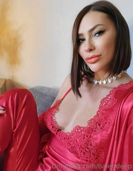 Naakte gelekte OnlyFans-foto van Balerideep