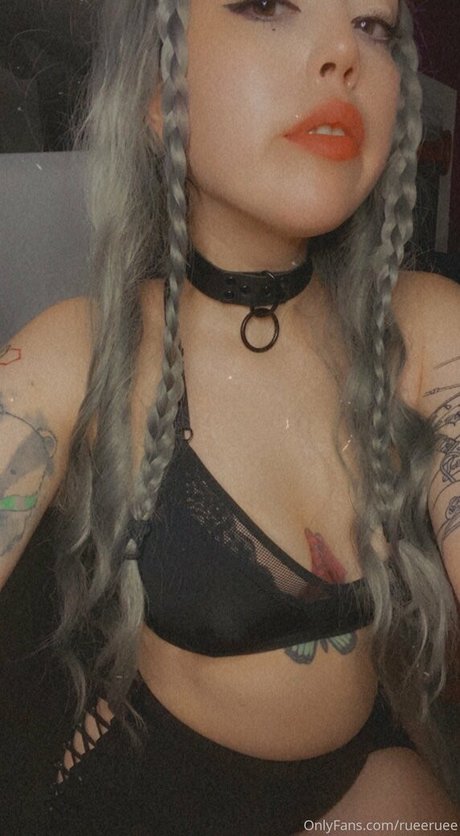 Naakte gelekte OnlyFans-foto van Rueeruee
