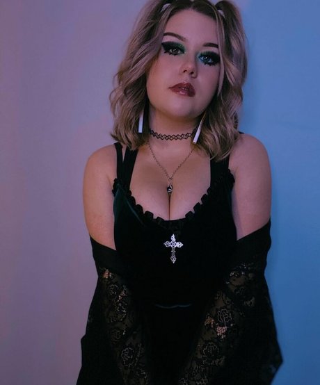 Naakte gelekte OnlyFans-foto van Stanzipotenza