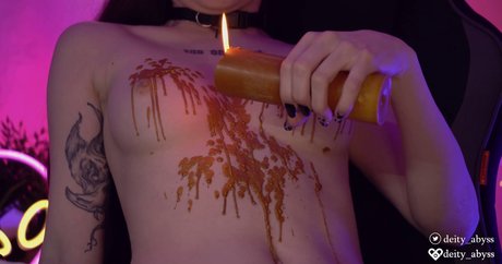 Naakte gelekte OnlyFans-foto van Deity Abyss