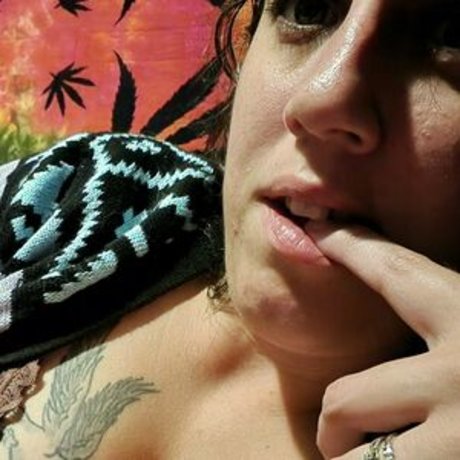 Naakte gelekte OnlyFans-foto van Mysticmimi92