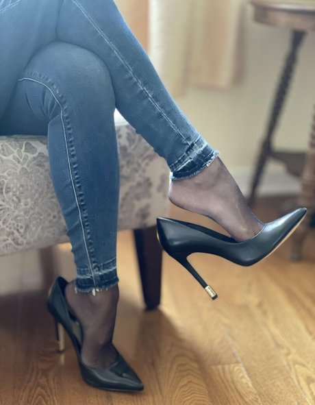 Naakte gelekte OnlyFans-foto van Theresa Edward