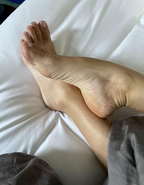 Naakte gelekte OnlyFans-foto van Theresa Edward