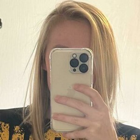 Lovelylucyj20
