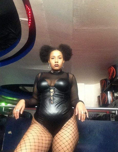 Naakte gelekte OnlyFans-foto van Schuggamamabbb