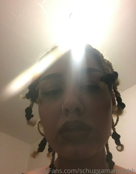 Naakte gelekte OnlyFans-foto van Schuggamamabbb
