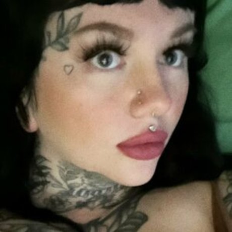 Naakte gelekte OnlyFans-foto van Lavenderkenopsi