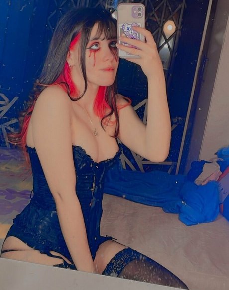 Naakte gelekte OnlyFans-foto van Coelhopink