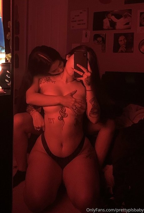 Naakte gelekte OnlyFans-foto van Leovenus