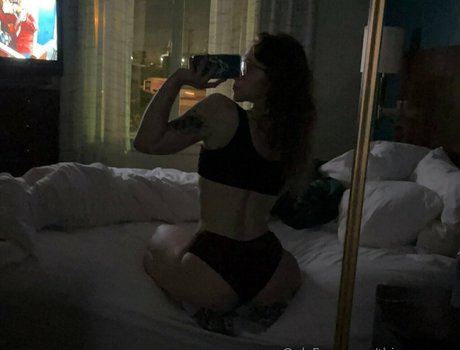 Naakte gelekte OnlyFans-foto van Thiccameron