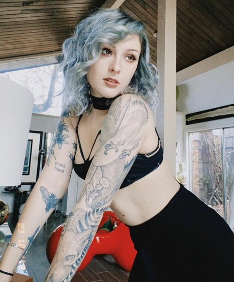 Naakte gelekte OnlyFans-foto van Mothica