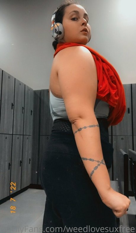 Naakte gelekte OnlyFans-foto van Weedlovesuxfree