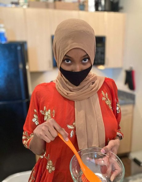 Naakte gelekte OnlyFans-foto van Hijabibambi