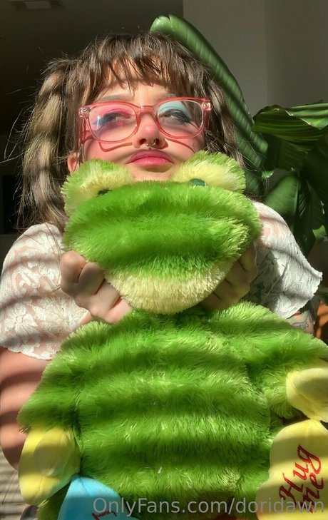 Naakte gelekte OnlyFans-foto van Doridawn