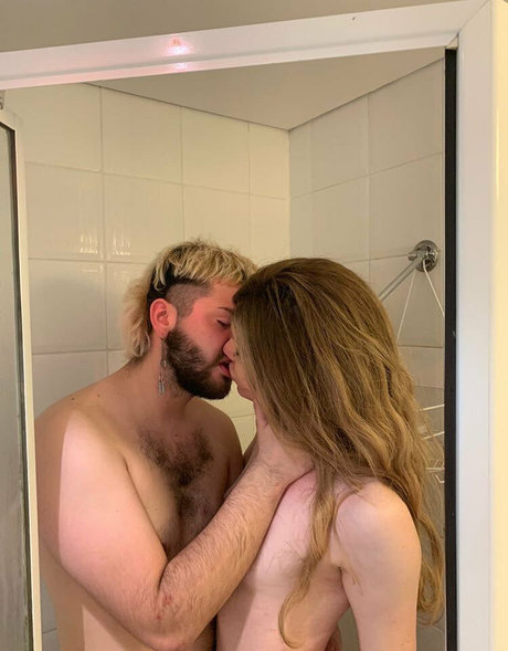 Naakte gelekte OnlyFans-foto van Tsfairyjessica