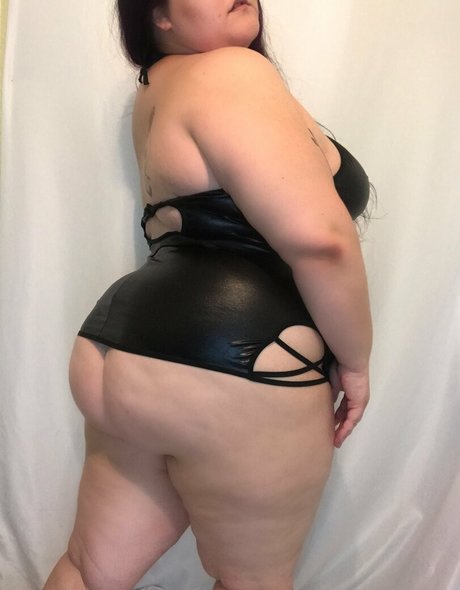 Scarletlabelle