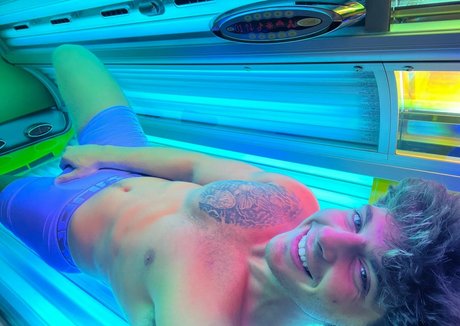 Naakte gelekte OnlyFans-foto van Lukesvault