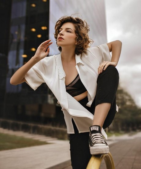 Naakte gelekte OnlyFans-foto van Karina Martins