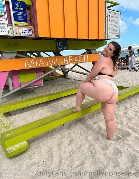 Naakte gelekte OnlyFans-foto van Mollynonsense