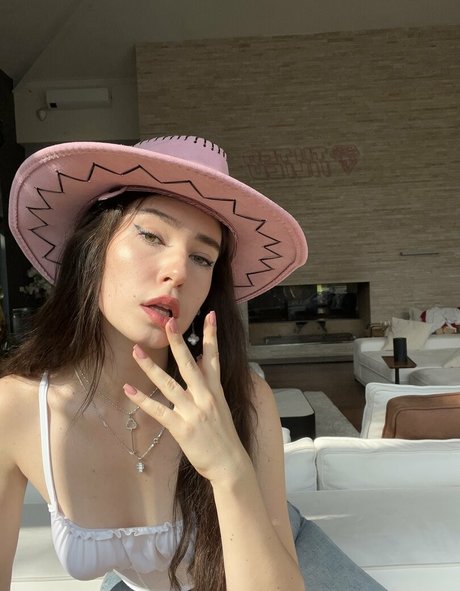 Naakte gelekte OnlyFans-foto van Yourelli