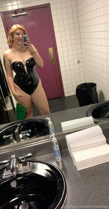 Naakte gelekte OnlyFans-foto van Victoriascottlyn