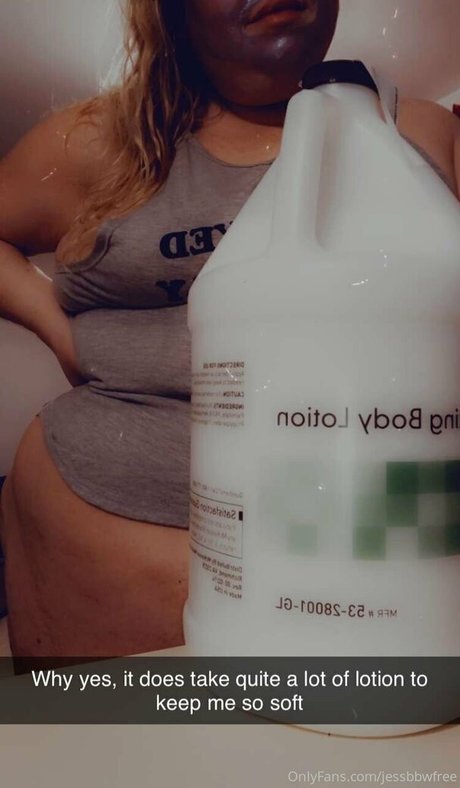 Naakte gelekte OnlyFans-foto van Jessbbwfree