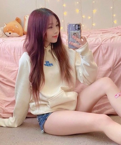 Naakte gelekte OnlyFans-foto van Canahry